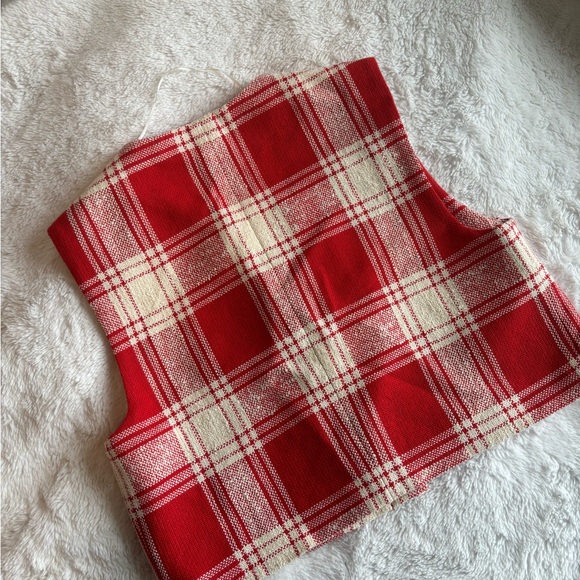 🌟 New Zara Red Vest - Size L 🌟 - Picture 3 of 5